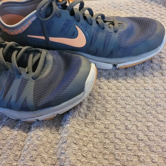 Women's Nike Running Shoes - Picture 7 of 7